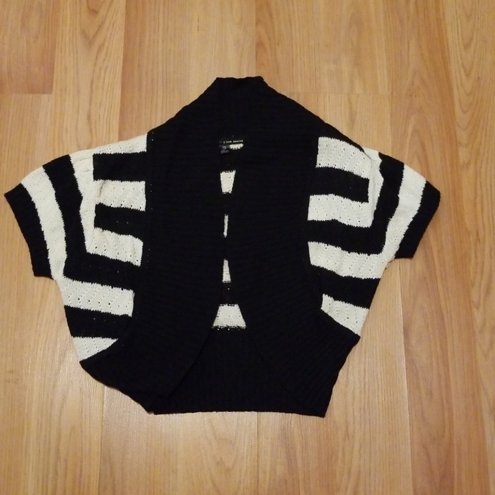 Woman's half cut cardigan.